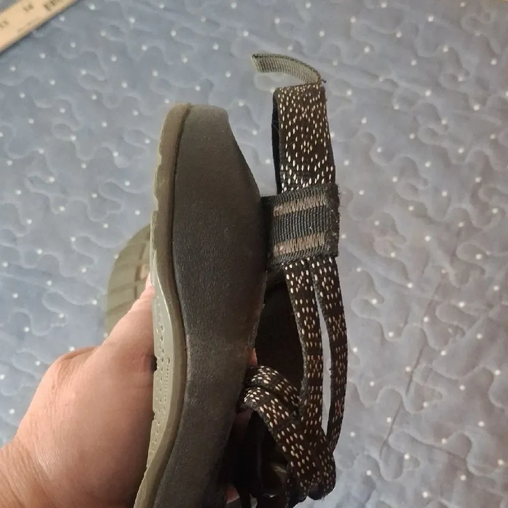 Chaco Black Kids Sandals size 4